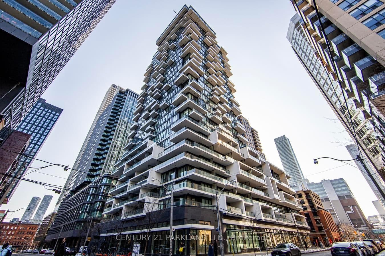 #527 - 77 Shuter Street