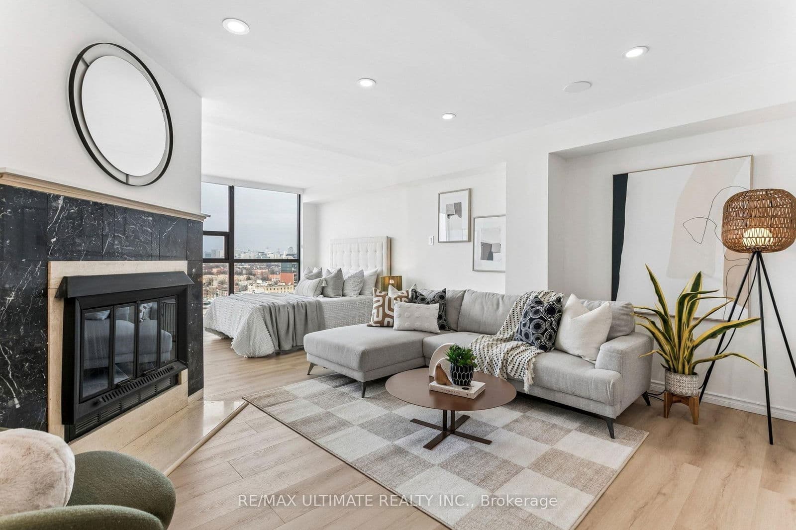 #PH08 - 705 King Street W