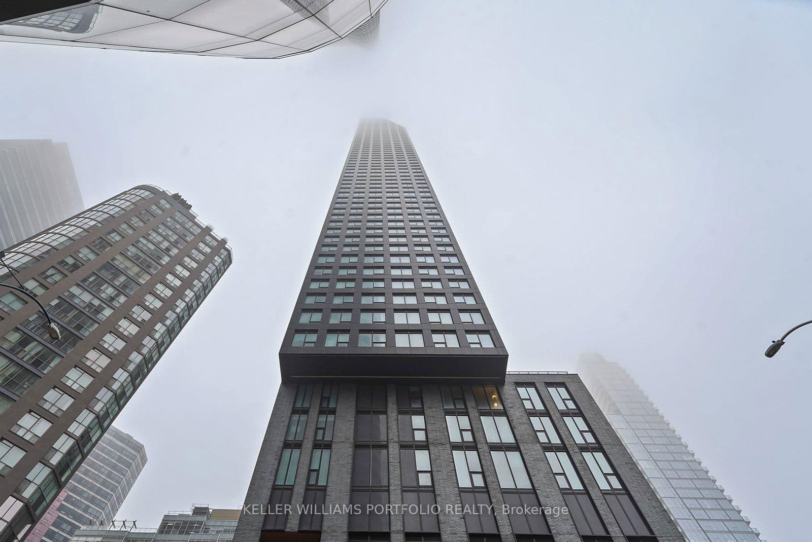 8 Wellesley Street W, Unit 909