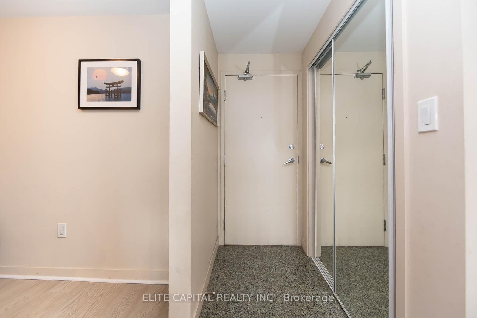 #1008 - 10 Navy Wharf Court