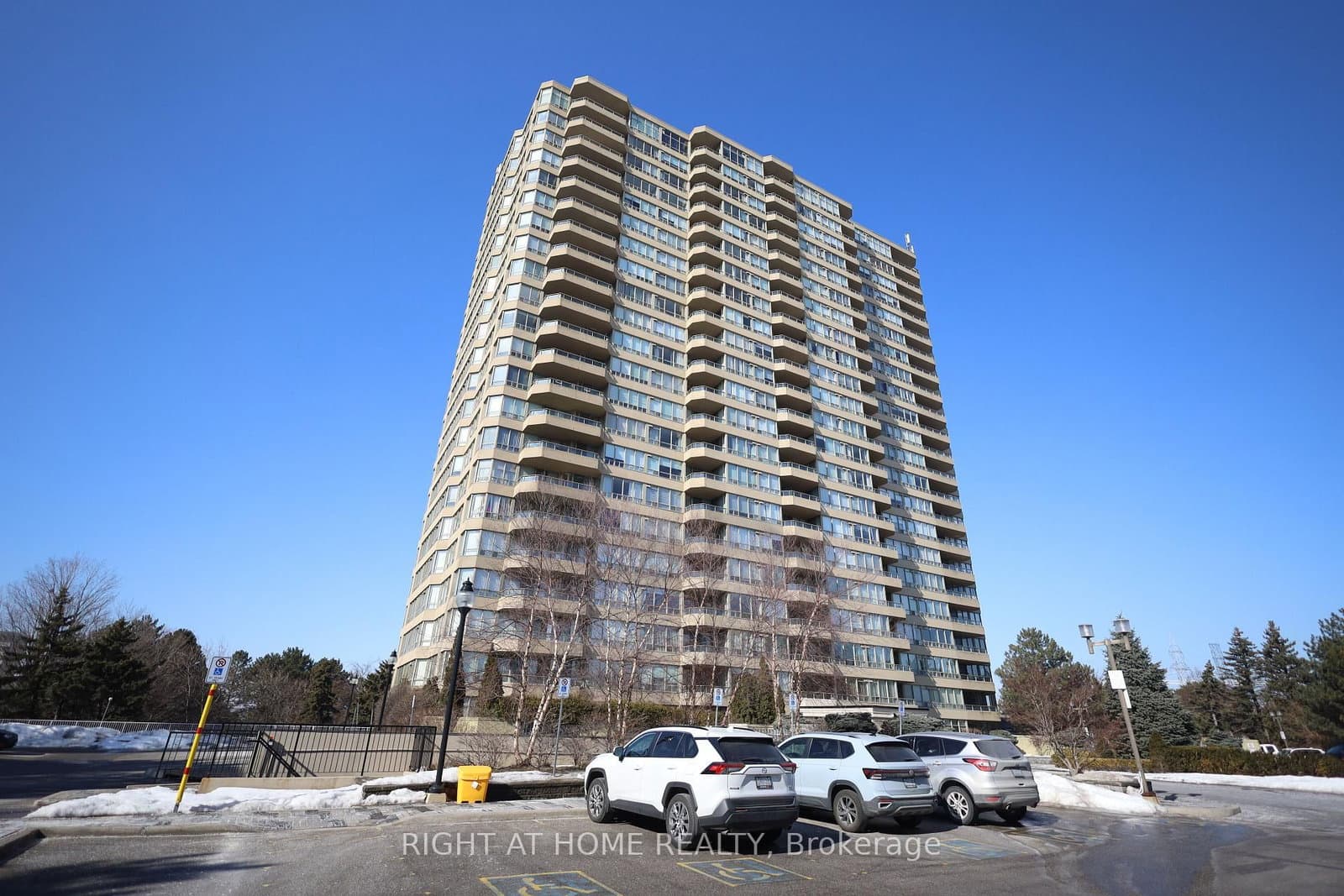 #1605 - 10 Torresdale Avenue W