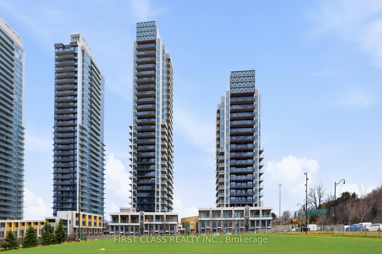 #815 - 27 McMahon Drive