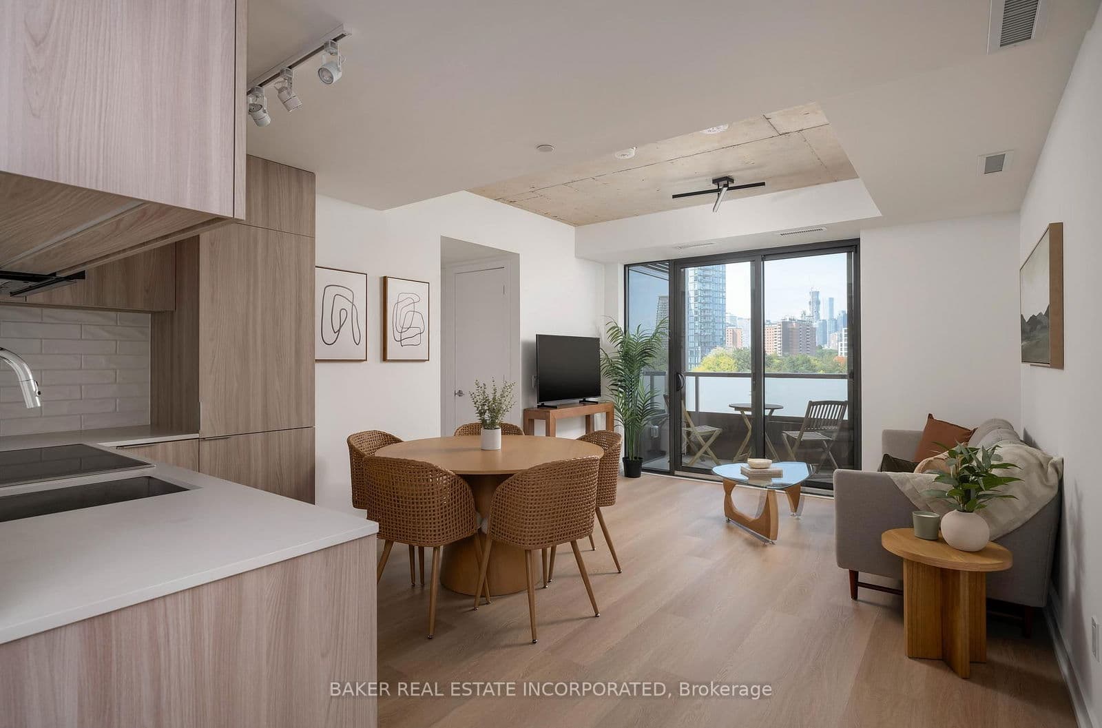 #527 - 28 Eastern Avenue