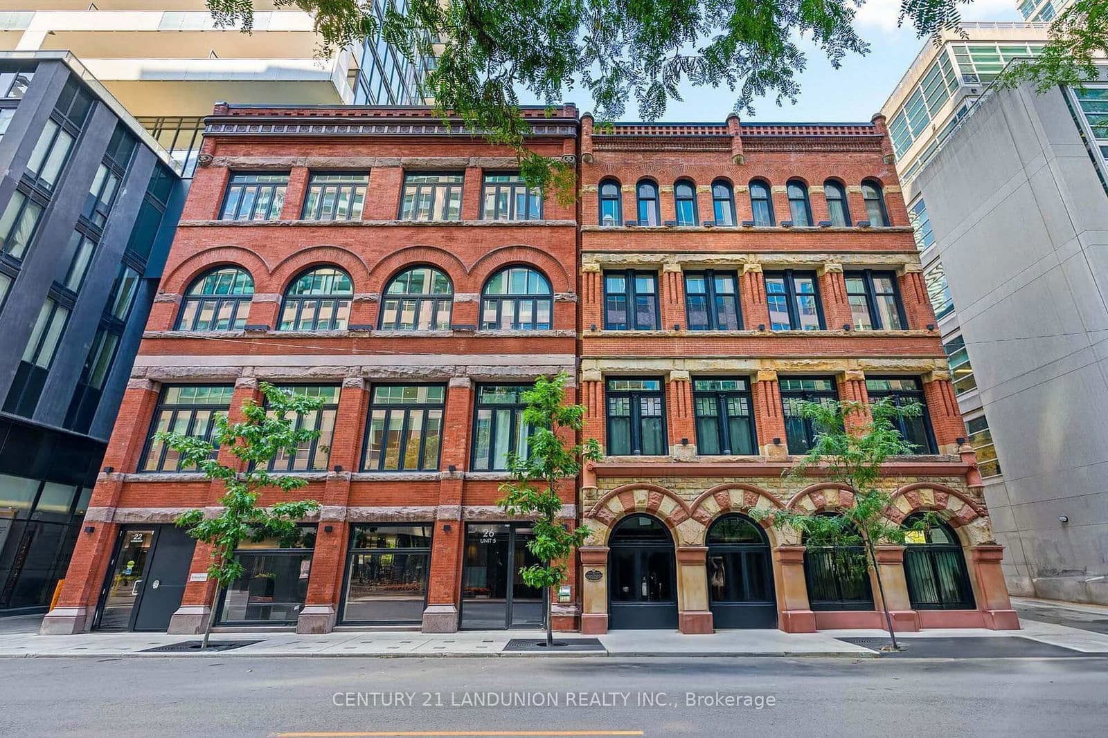 #402 - 22 LOMBARD Street E