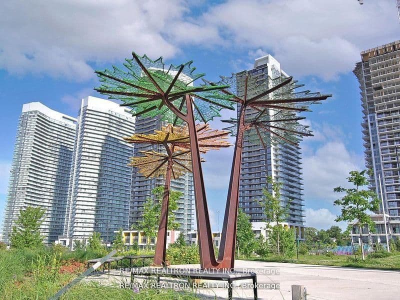 #Th515 - 95 McMahon Drive