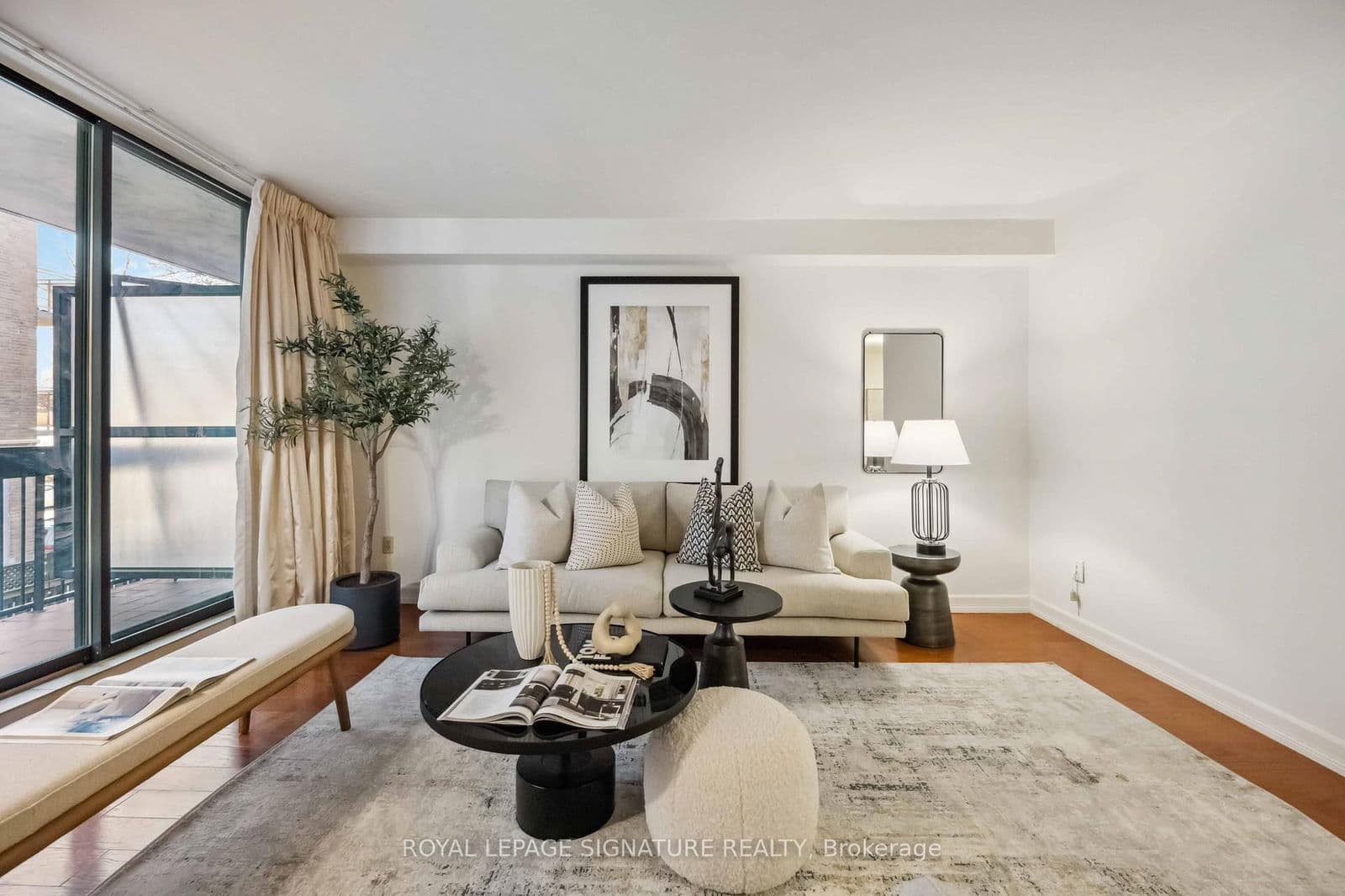 #201 - 212 St. George Street