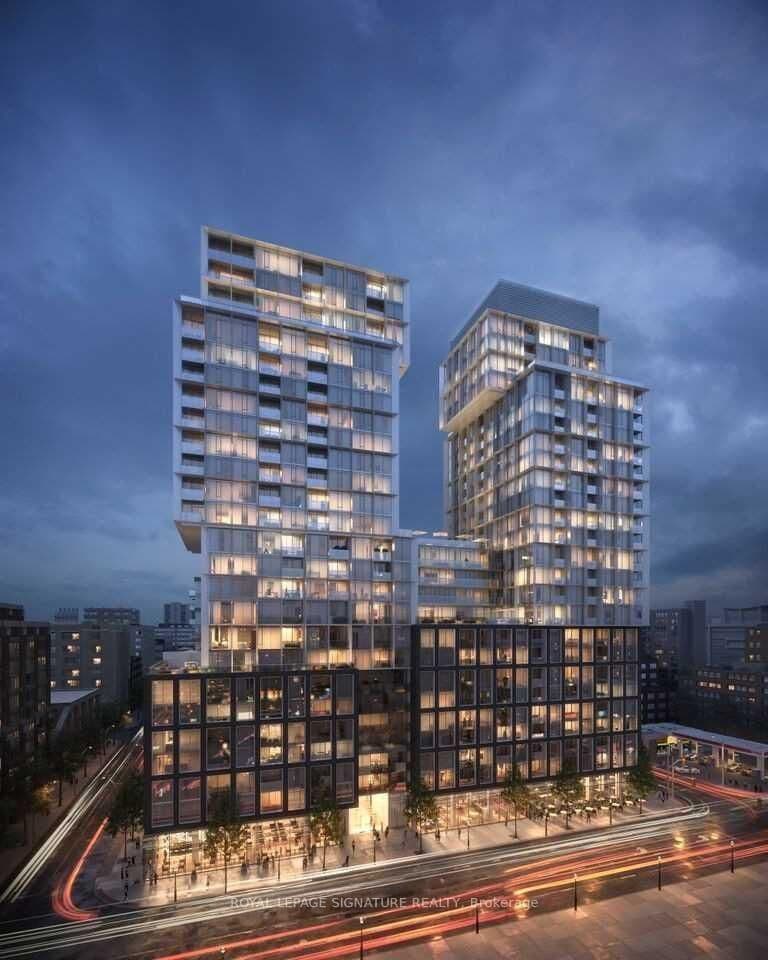 #820 - 158 Front Street E