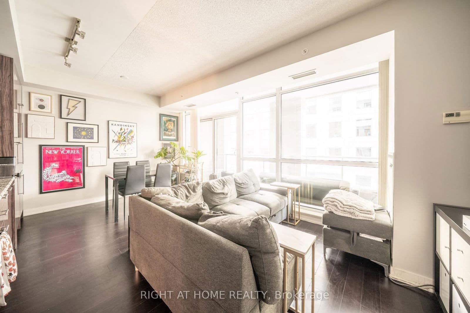 #418 - 199 Richmond Street W