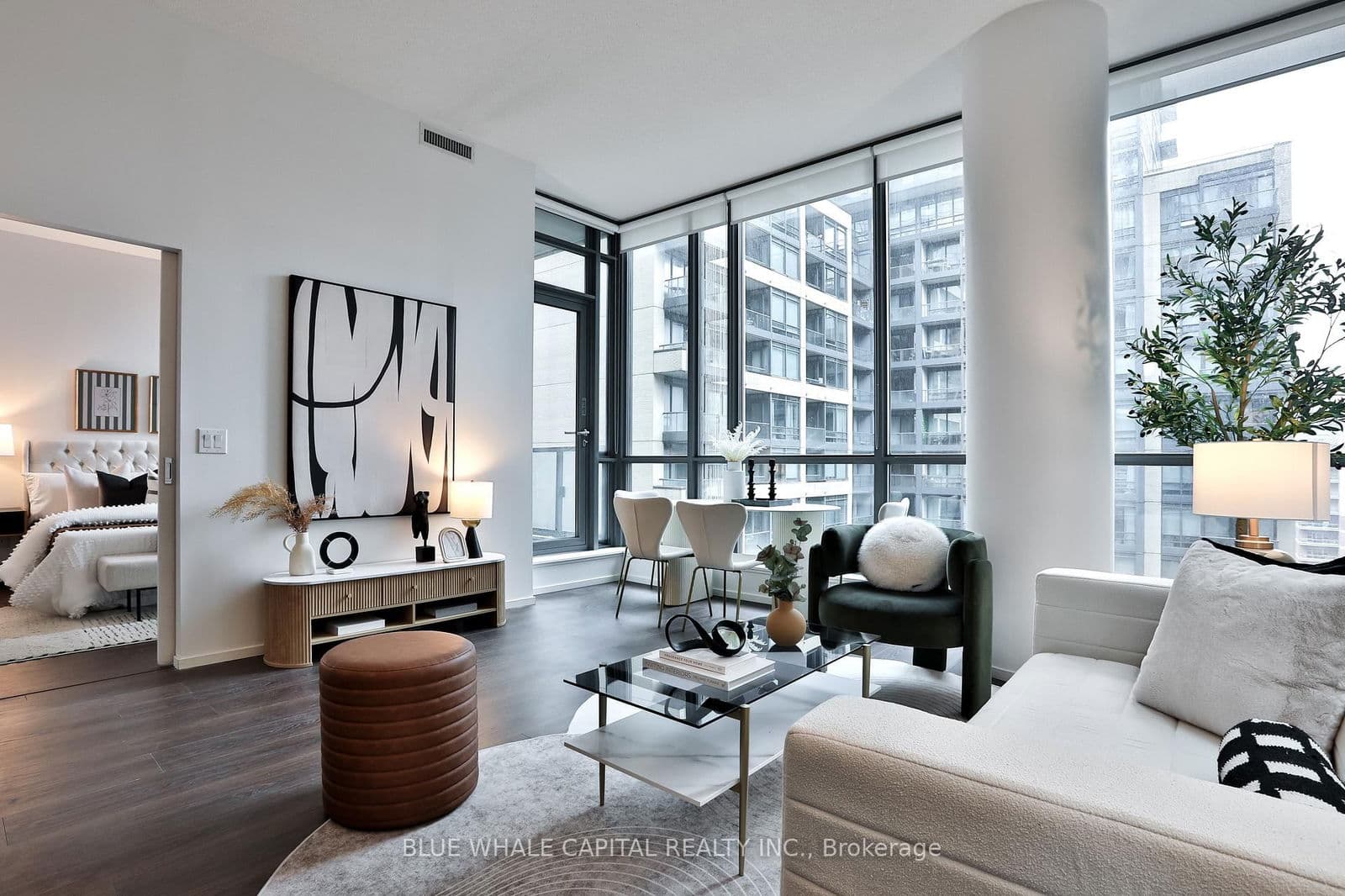 #802 - 8 Charlotte Street