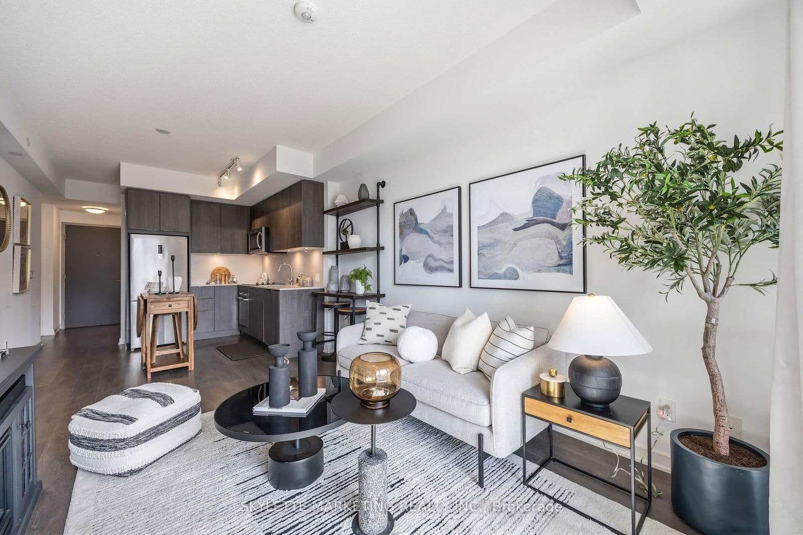 #414 - 38 Forest Manor Road