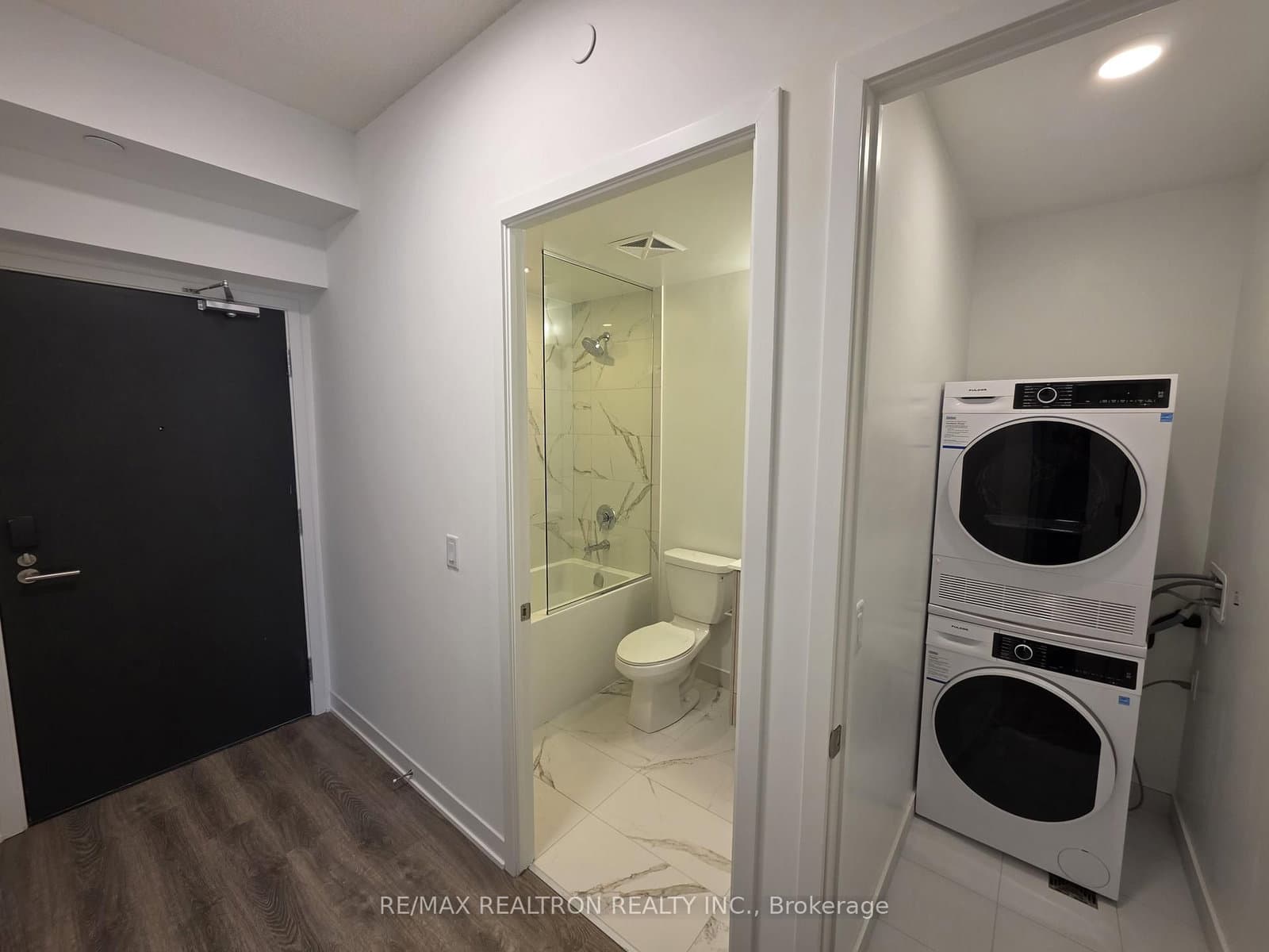 #4309 - 180 Front Street E