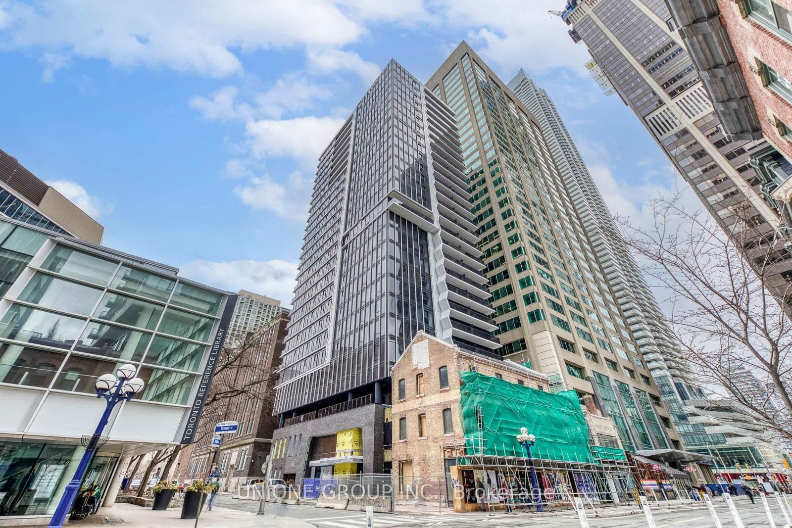 771 Yonge Street, Unit 2002