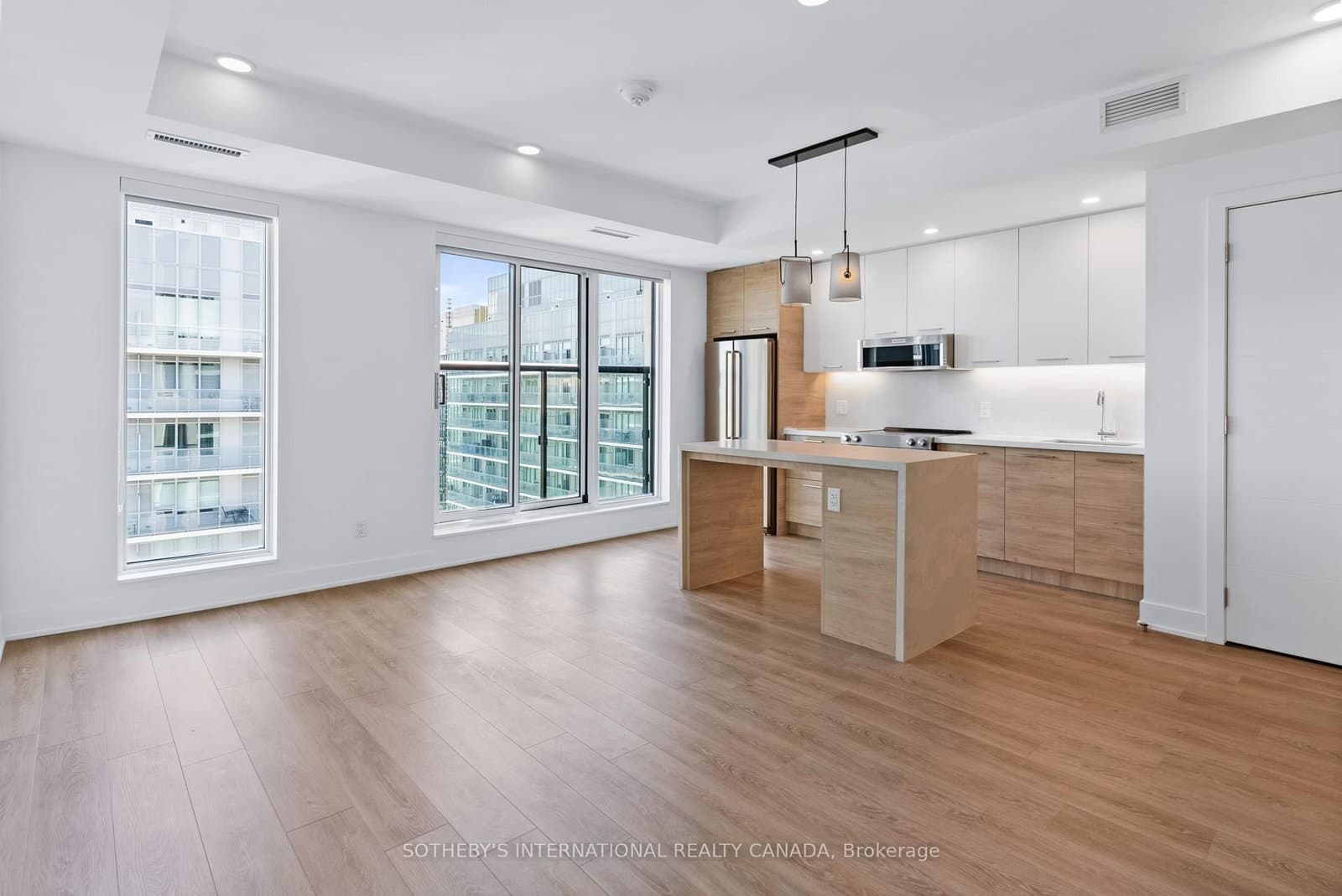 200 Redpath Avenue, Unit 1605