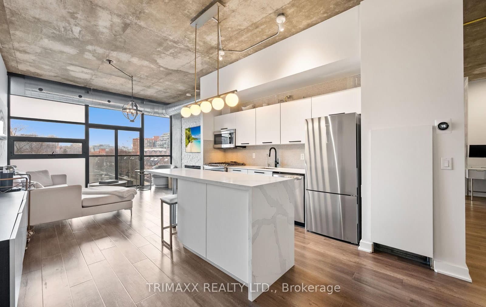 #403 - 60 Bathurst Street