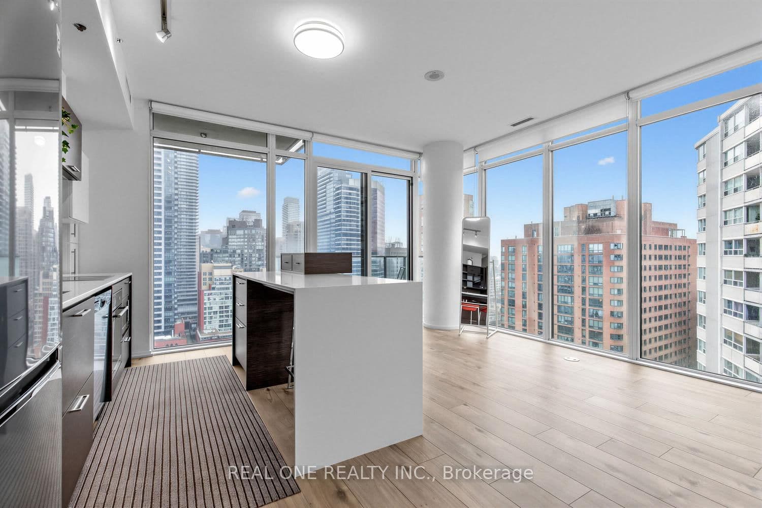 #1804 - 75 St Nicholas Street