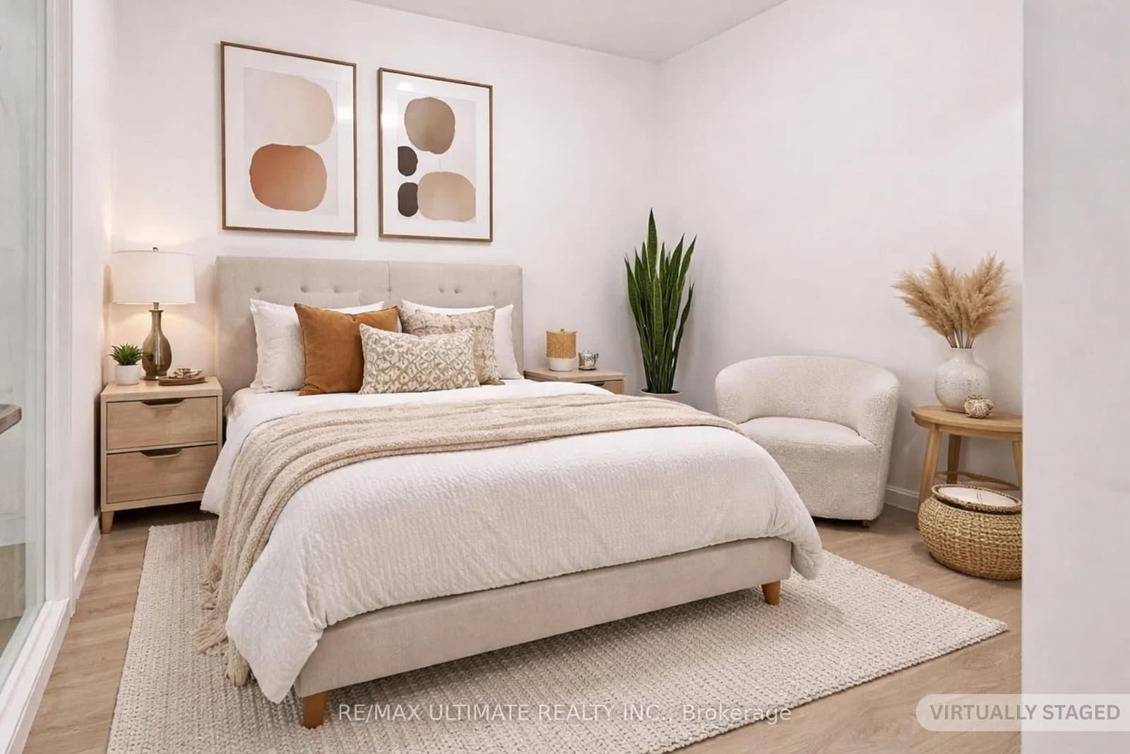 #515 - 8 WIDMER Street