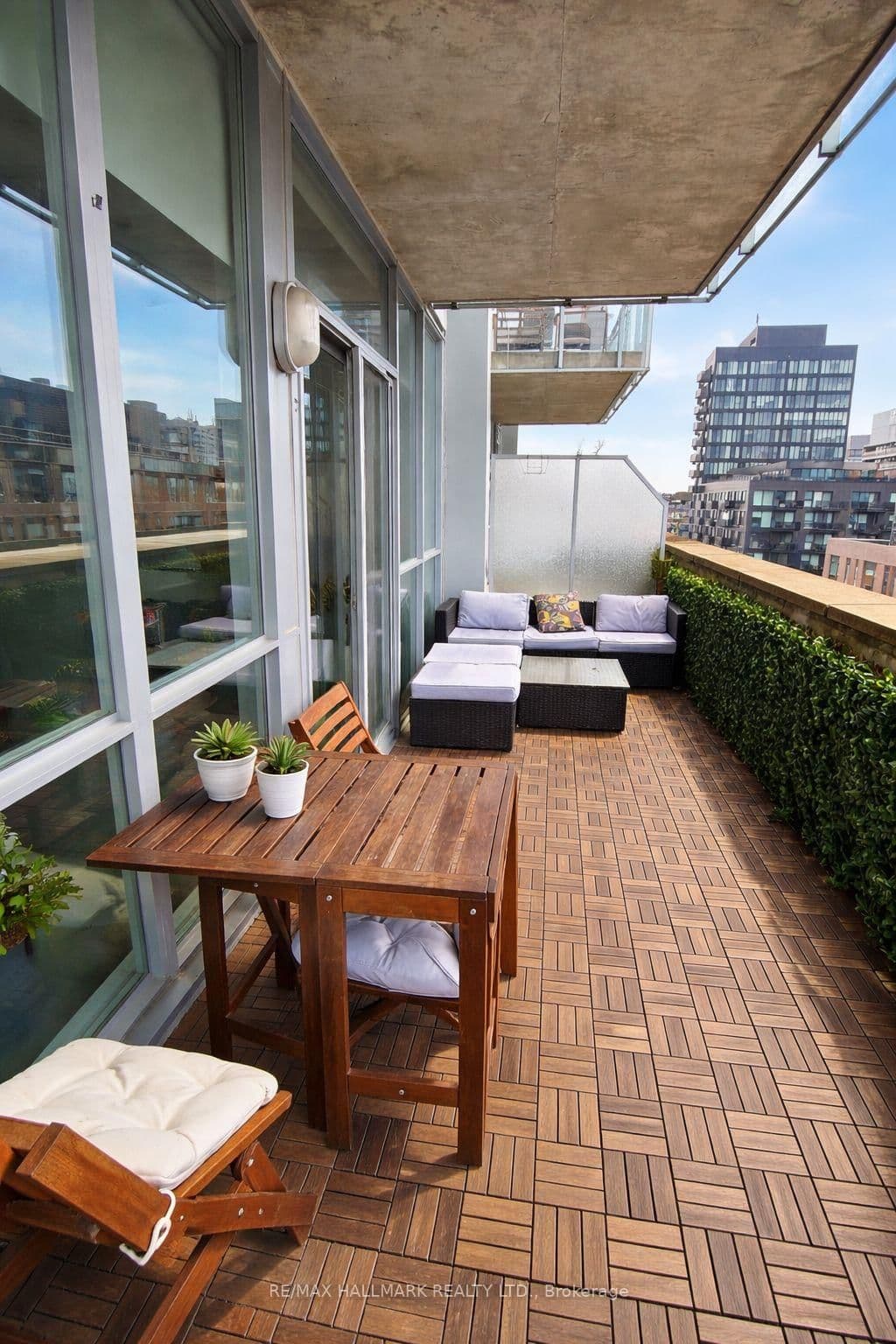 #719 - 510 King Street E