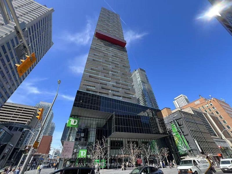 #5705 - 8 Eglinton Avenue E