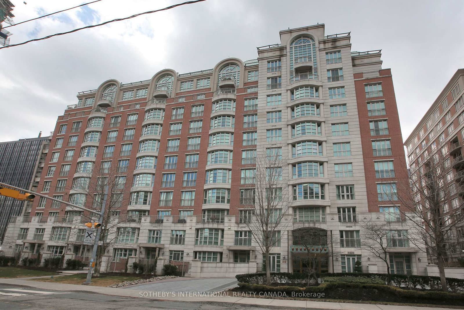 #809 - 33 Delisle Avenue