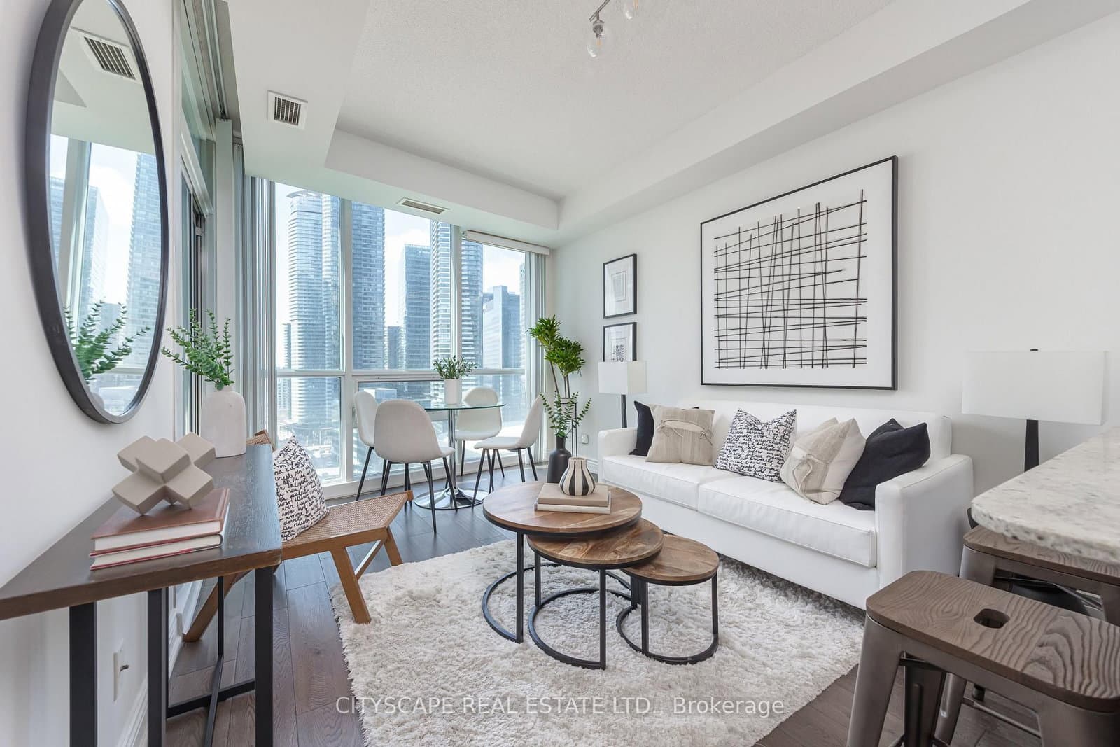 #1901 - 18 Harbour Street