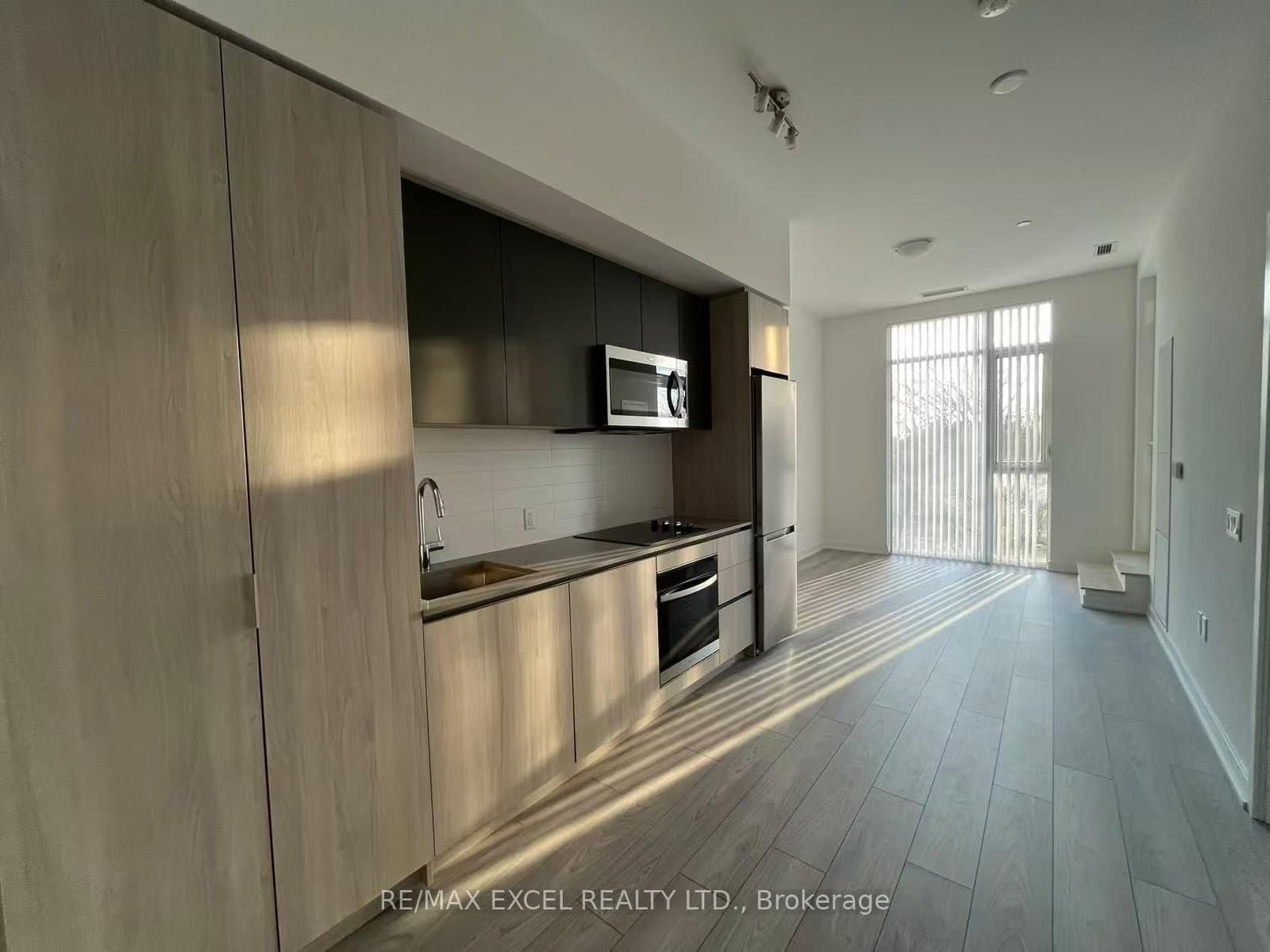 5858 Yonge Street, Unit 225