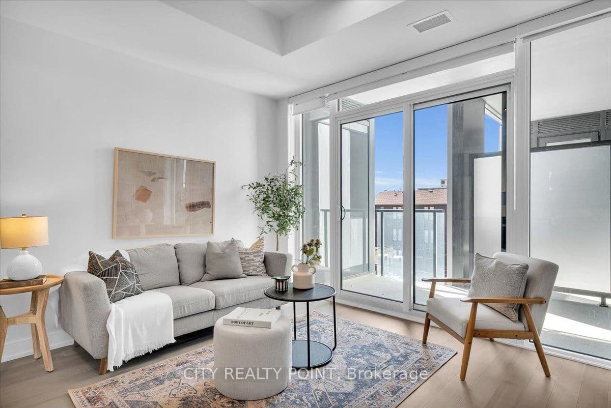 664 Spadina Avenue, Unit 216