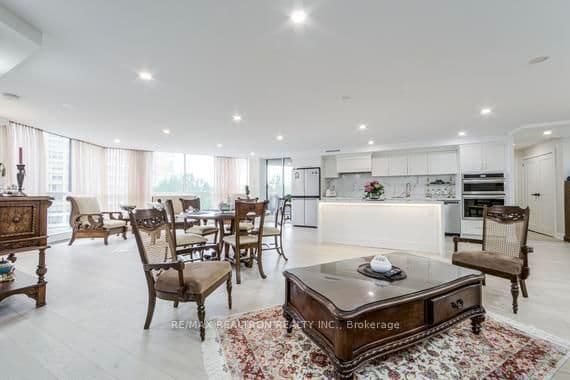 #502 - 85 Skymark Drive