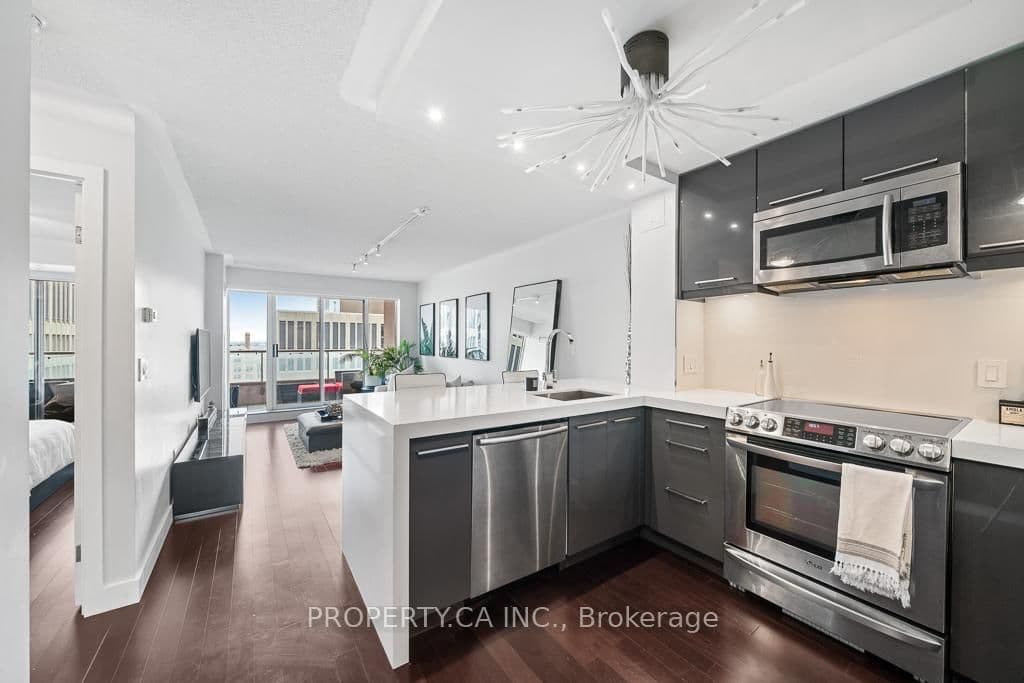 #1503 - 909 Bay Street