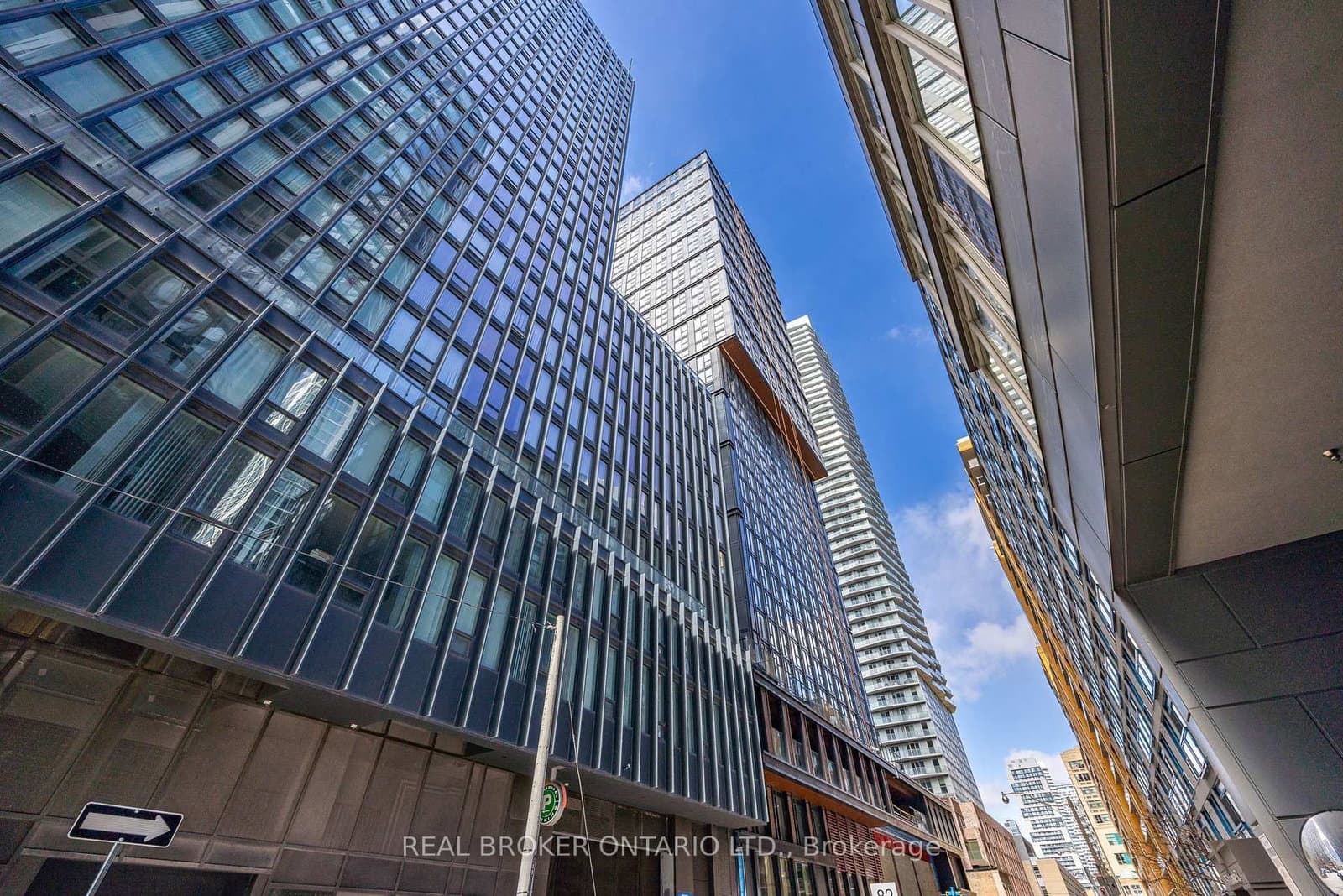 #2006 - 82 Dalhousie Street
