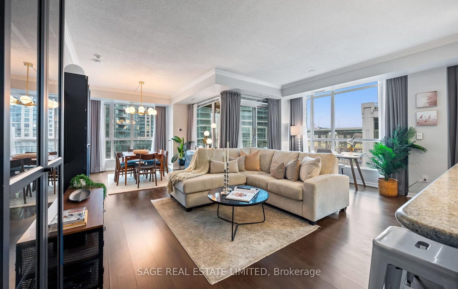 #506 - 628 Fleet Street