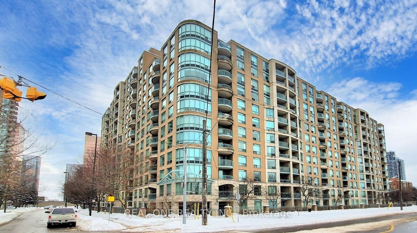 #Uph06 - 8 Pemberton Avenue