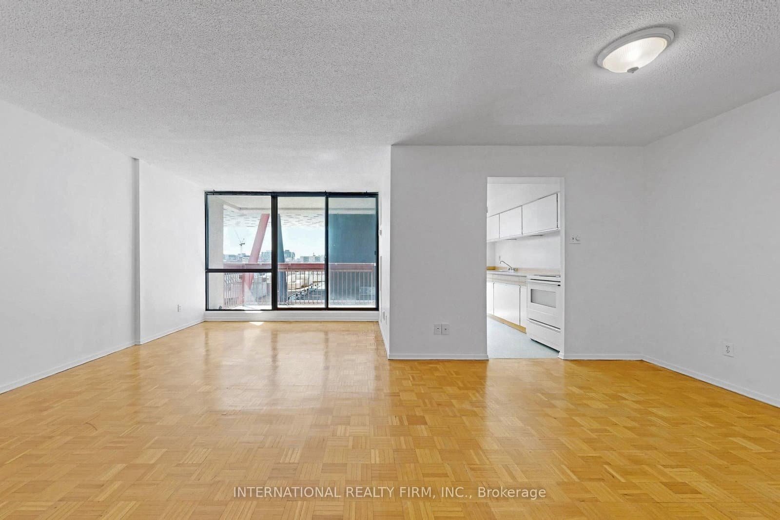 #715 - 89 McCaul Street