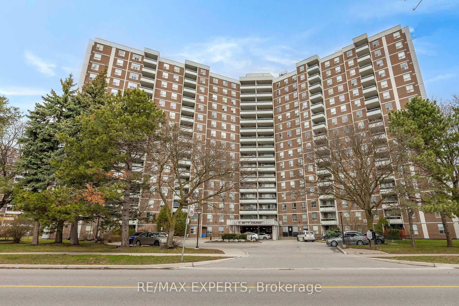 #1417 - 5 Shady Golfway