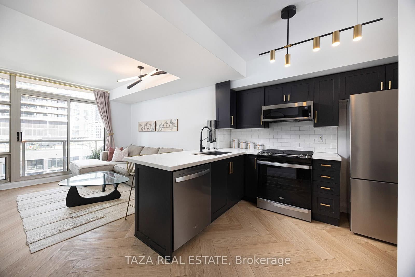 #1705 - 10 Navy Wharf Court