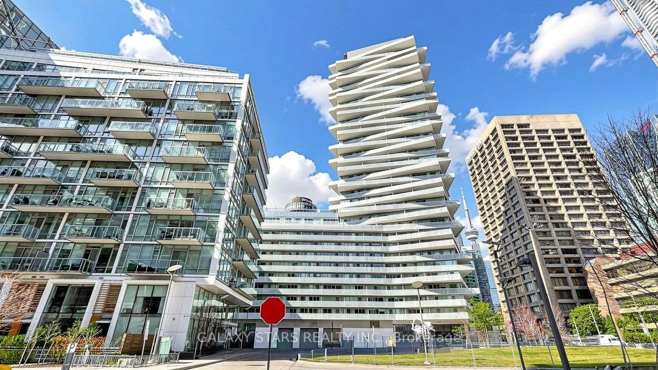#309 - 15 Queens Quay E
