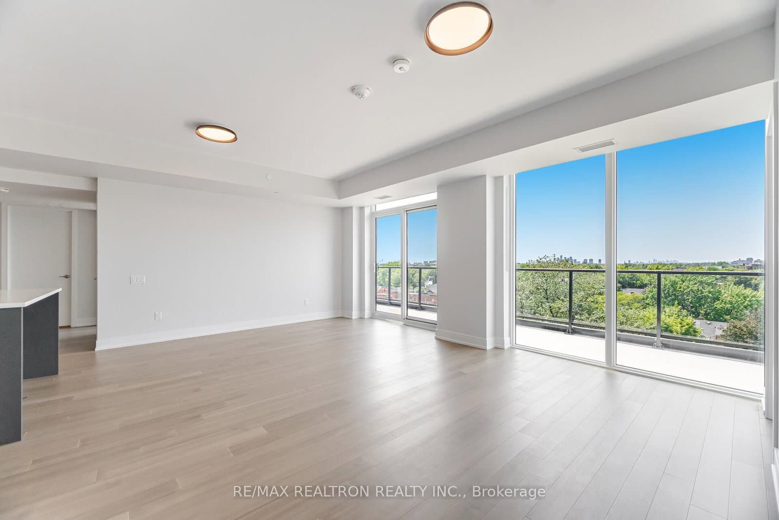 664 Spadina Avenue, Unit 602