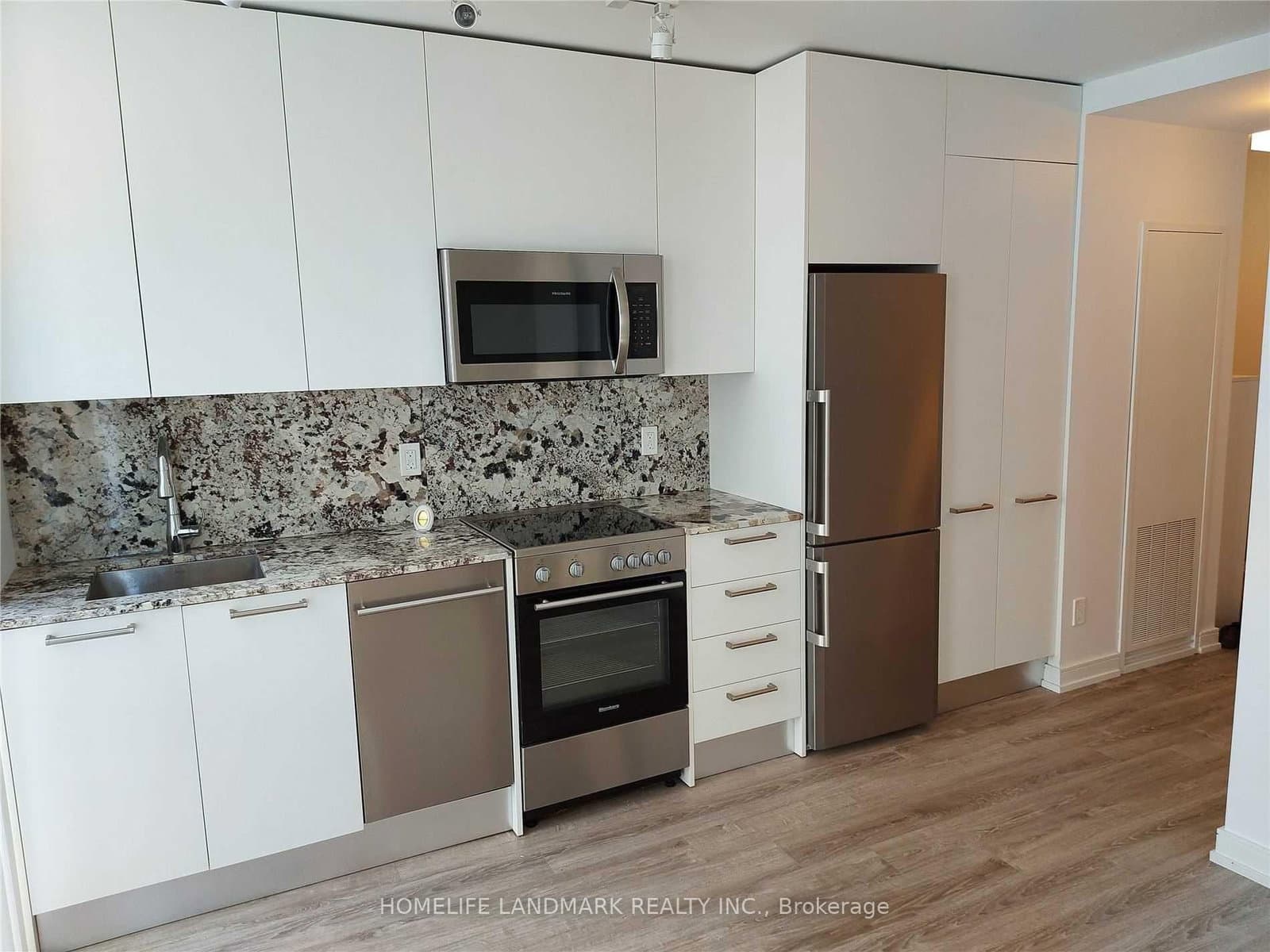 28 Wellesley Street E, Unit 2210