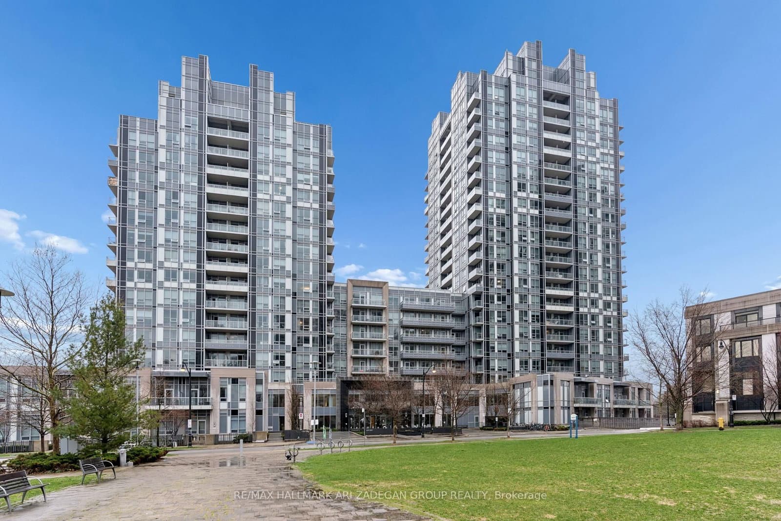 #907 - 120 Harrison Garden Boulevard