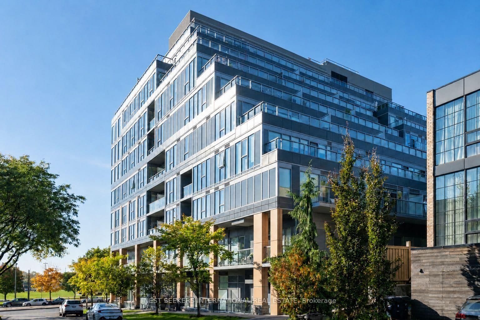 #303 - 6 Parkwood Avenue