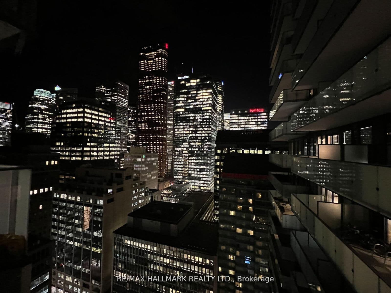 25 Richmond Street E, Unit 2407