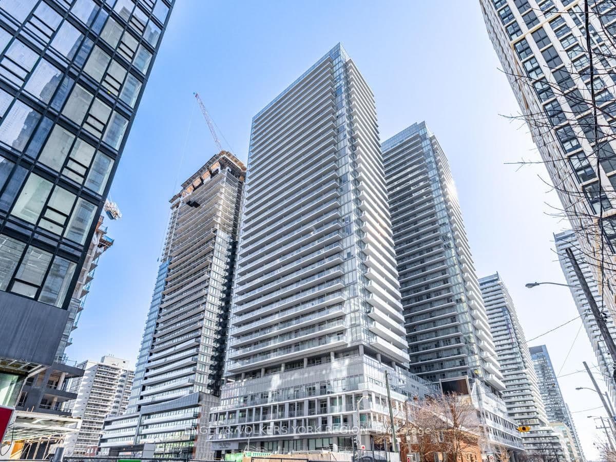 99 Broadway Avenue, Unit 1209