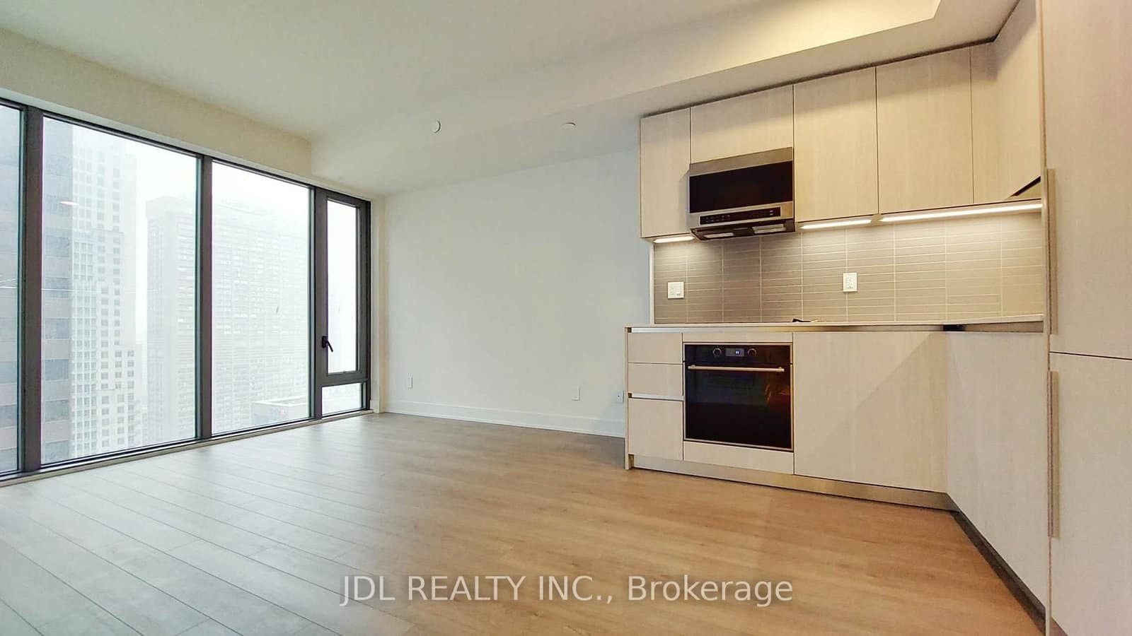 8 Cumberland Street, Unit 3105