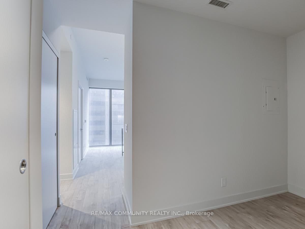 8 Cumberland Street, Unit 2905