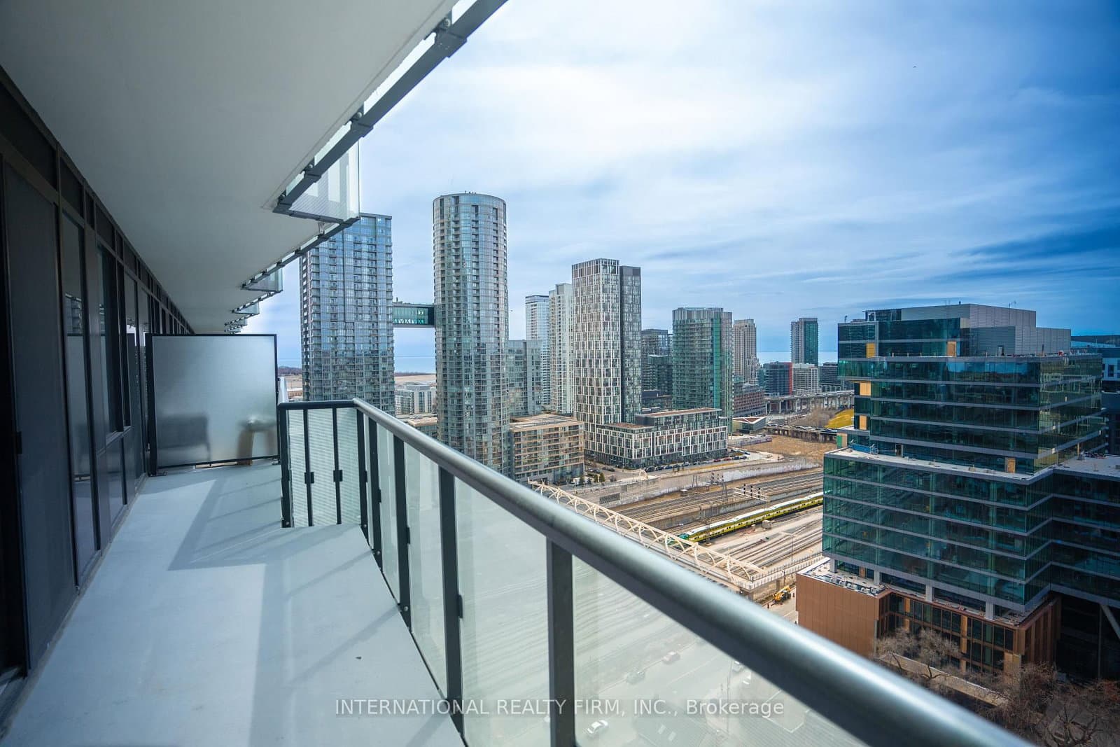 480 Front Street W, Unit 1703