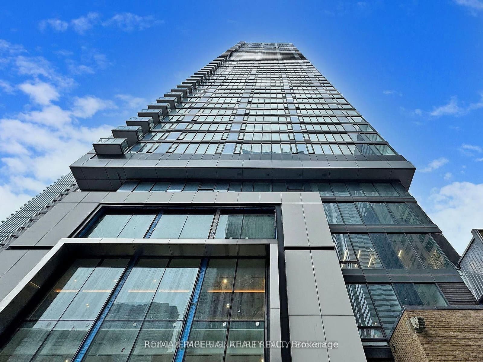 8 Cumberland Street, Unit 1005