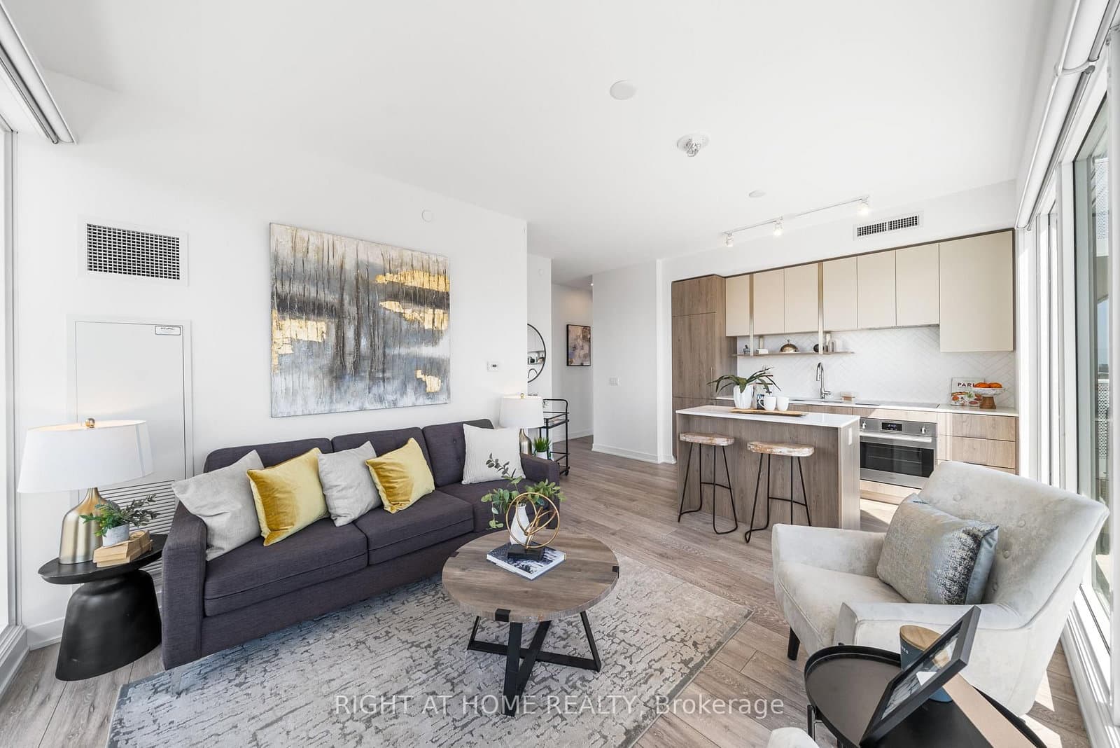 15 Holmes Avenue, Unit 1502