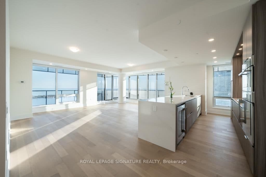 28 Freeland Street, Unit 5402