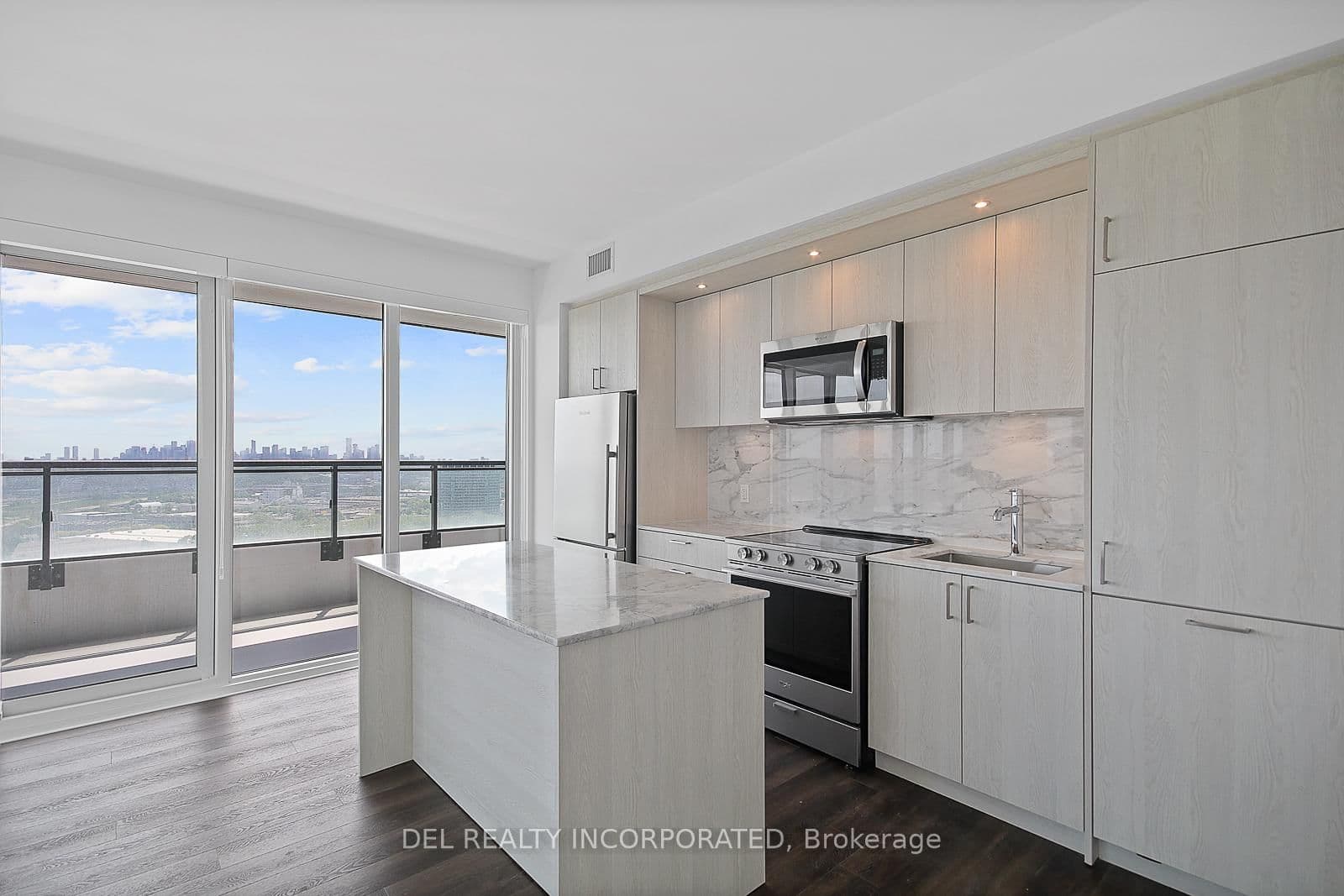 30 Inn On The Park Drive, Unit 2309