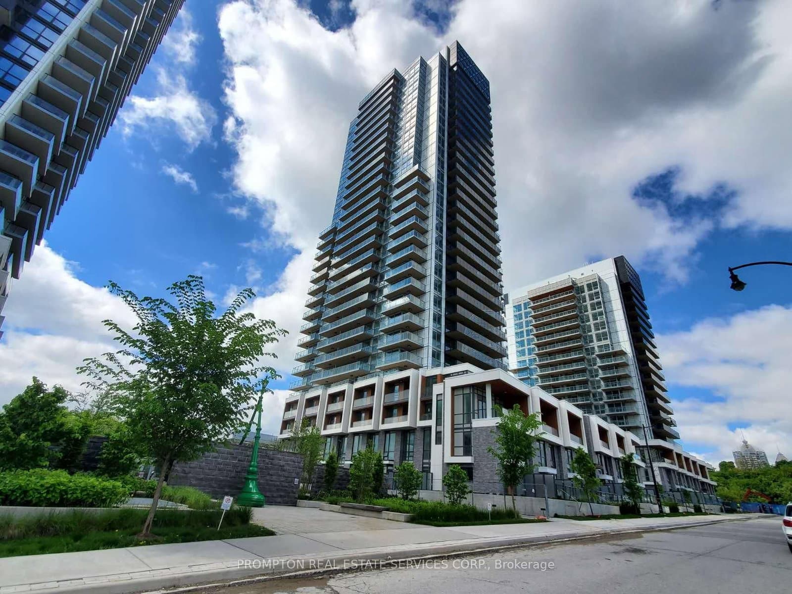 27 Mcmahon Drive, Unit 2209