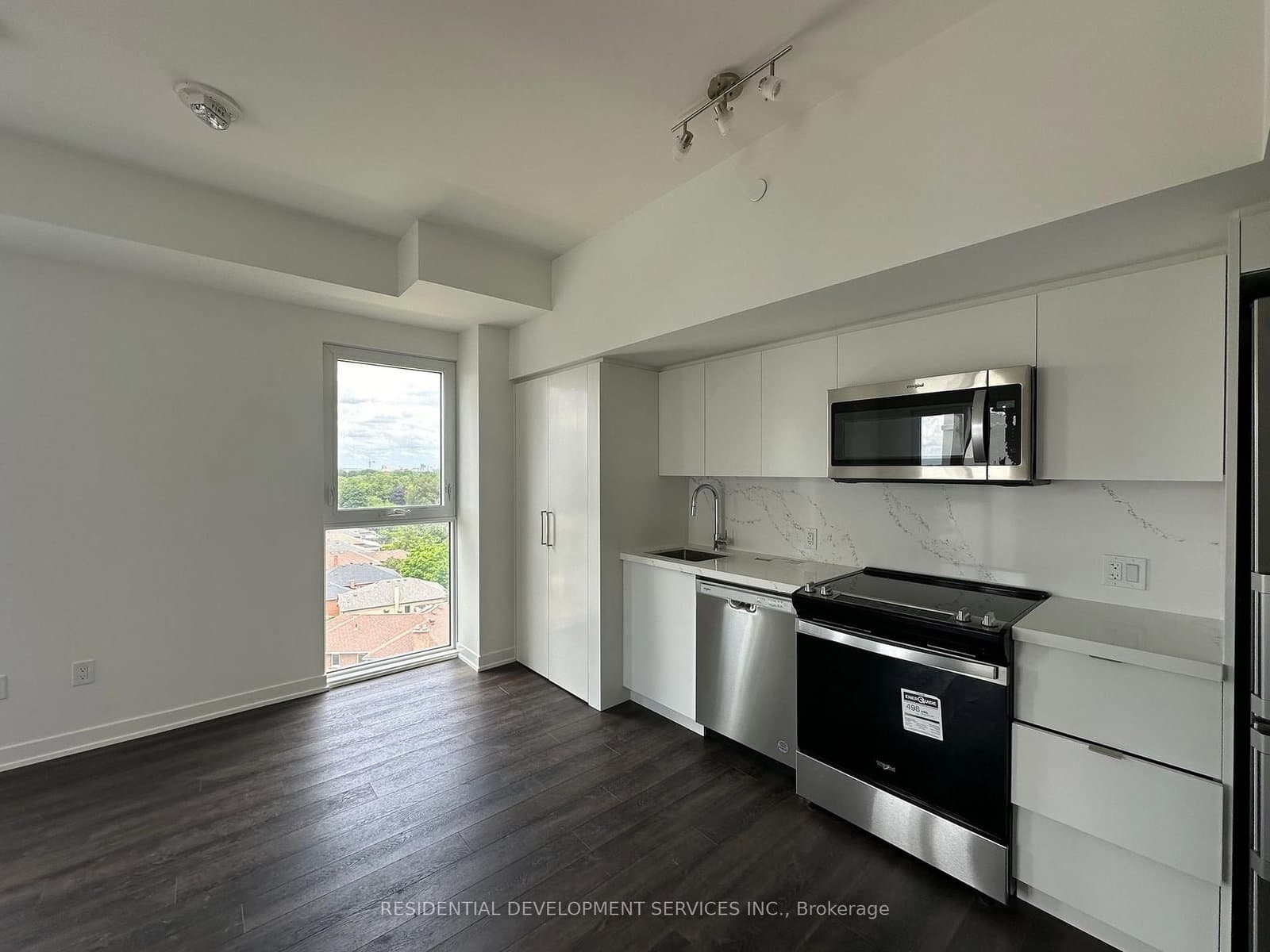 500 Wilson Avenue, Unit 812